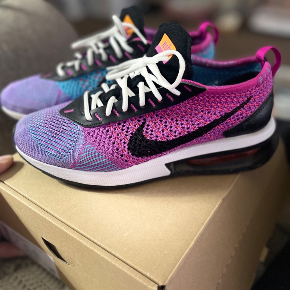 Nike Air Max Flynit - Picture 3 of 8